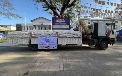 <p><strong>FOOD AID.</strong> The Office of the Vice President-Disaster Operations Center delivers 200 sacks of rice to Bustos, Bulacan on Monday (Jan. 9, 2023). The food relief will be distributed to residents affected by heavy flooding due to the release of excess water in Ipo, Angat and Bustos dams over the weekend. <em>(Photo courtesy of Office of the Vice President)</em></p>