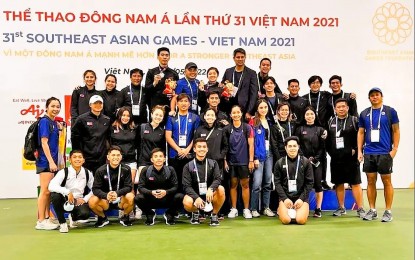 <p>A group photo of the national fencing team during the 2022 Vietnam SEA Games. <em>(Contributed photo)</em></p>