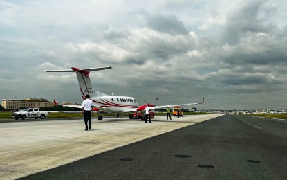 <p><strong>ALL SAFE</strong>. A King Air plane stalled on Runway 13/31 of the Ninoy Aquino International Airport on Tuesday (Jan. 17, 2023) but no other flights were affected. All the passengers and crew of the chartered flight bound for Catarman in Samar province were reported safe. <em>(Photo courtesy of MIAA)</em></p>