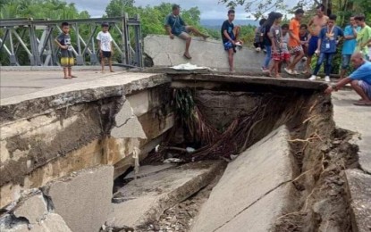 <p><strong>CAVED IN</strong>. The approach of the Sumakwel Bridge in Barangay Malandog, Hamtic, Antique that collapsed on Jan. 17, 2023. Antique Provincial Engineer Inocencio Dajao said in an interview Wednesday (Jan. 18) the bridge collapsed due to the softening of the soil as an effect of the Severe Tropical Storm Paeng last year. <em>(Photo courtesy of Galileo Magbanua)</em></p>