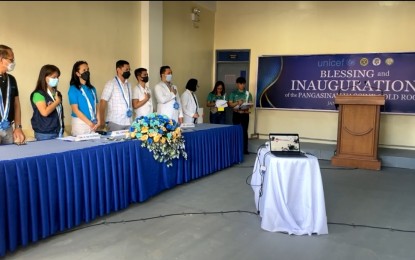 <p><strong>NEW VACCINE COLD ROOM FACILITY</strong>. Officials of the provincial government of Pangasinan, Department of Health, and the United Nations International Children's Emergency Fund lead the inauguration and blessing of the walk-in vaccine cold room facility at the Pangasinan Provincial Hospital in San Carlos City on Wednesday (Jan. 18, 2023). The cold room was a project of the UNICEF and the DOH for Pangasinan to further strengthen its vaccination program. <em>(Screenshot from PIA Pangasinan's live stream)</em></p>
