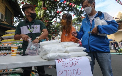 <p><strong>CHEAP SUGAR</strong>. White sugar is sold for PHP70 per kilo in a Kadiwa ng Pangulo center in this undated photo. The Kadiwa ng Pangulo pop-up stores remove middlemen in the movement of agricultural products from farms to consumers, allowing food and agricultural products to be sold at cheaper prices.<em> (File photo)</em></p>