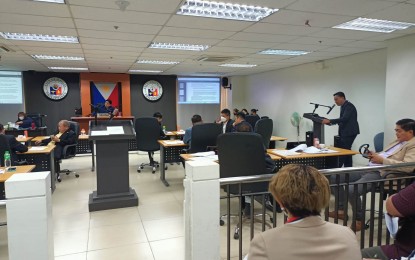 <p><strong>SENIOR PRIVILEGES</strong>. Iloilo City Councilor Sedfrey Cabaluna convinces his colleagues at the Sangguniang Panlungsod to pass his resolution, urging business establishments to accept any government-issued ID as proof of status for them to avail of discounts during their regular session on Wednesday (Jan. 25, 2023). The resolution was referred to the Committee on Veterans, Retirees and Elderly for further study. <em>(PNA photo by PGLena)</em></p>