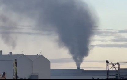 <p><strong>SMOKE EMISSION</strong>. A factory in San Simon, Pampanga emits carbon dioxide, which has prompted the Department of Environment and Natural Resources - Environmental Management Bureau to conduct air and water sampling tests. The move is in view of the strict implementation of Republic Act 8749 or the Philippine Clean Air Act of 1999. <em>(Photo courtesy of San Simon ABC president Randie Flores)</em></p>