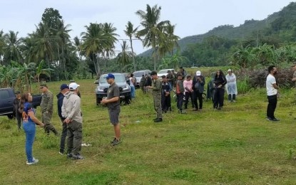 <p>photo</p>
<p><strong>OCULAR INSPECTION</strong>. Members of the provincial Task Force to End Local Communist Armed Conflict in Negros Oriental province inspect the proposed site in Basay town for a housing project for former rebels, on Thursday (Jan. 26, 2023). The project has a PHP20 million budget for this year with an initial 30 units to be built. <em>(Photo by Judy Flores Partlow)</em></p>