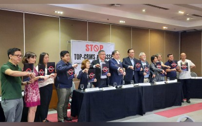 <p><strong>THUMBS DOWN</strong>. Leaders of various business groups express their opposition to the implementation of the Philippine Ports Authority's Administrative Order 04-2021. They also called on economic advisers to study its impact on inflation.<em> (PNA photo by Kris Crismundo)</em></p>
