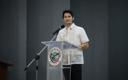 <p><strong>DIGITAL INFO SYSTEM.</strong> Mayor Javier Miguel Benitez of Victorias City, Negros Occidental province leads the launching of the Sidlak Smart City DNA or Digital Network Assets Project in rites held at the Don Alejandro Acuña Yap Quiña Arts and Cultural Center on Monday (Jan. 30, 2023). He described the initiative as “the heart and soul of the digitization program and the first-string digital servicing infrastructure” of the city government. <em>(Photo courtesy of Victorias City Information Office)</em></p>
