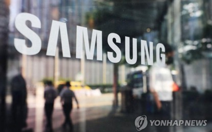 <p>This file photo, taken Aug. 10, 2021, shows the corporate logo of Samsung Electronics Co. at its office building in Seoul. <em>(Yonhap)</em></p>