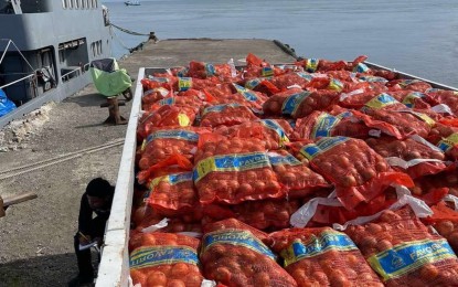 <p><strong>INTERCEPTED.</strong> Customs officers seize PHP18.6 million worth of smuggled onions from a vessel during a maritime patrol operation in Barangay Ayala, Zamboanga City on Jan. 25, 2023. The BOC on Tuesday (Jan. 31) said the contraband allegedly came from Taganak, Tawi-Tawi province and is bound for Barangay Baliwasan, Zamboanga City. <em>(Photo courtesy of BOC-Port of Zamboanga)</em></p>
