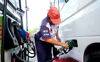 Solon bats for fuel tax suspension amid fluctuating pump prices