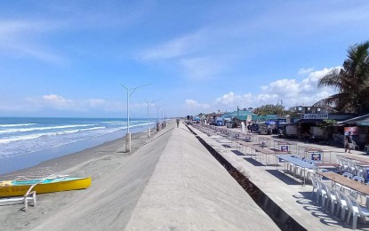 <p><strong>PARTY READY</strong>. Tables and chairs are all set for the first Kalutan ed Baybay (grilling by the sea) street party as part of the Sigay Festival of Binmaley town in Pangasinan on Friday (Feb. 3, 2023). The street party used to be held in Poblacion area but was now moved to the baywalk to promote local businesses and tourism in the area, <em>(Photo by Liwayway Yparraguirre)</em></p>