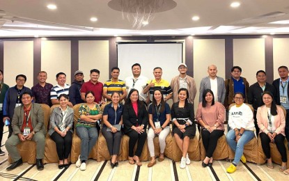 <p><strong>CONVERGENCE PLAN.</strong> Various representatives from government line agencies and local government units pose after a meeting to uplift the lives of support farmers in the Soccsksargen region on Thursday (Feb. 2, 2023). At least 113 agrarian reform beneficiaries’ organizations in Sarangani province and General Santos City are expected to benefit from the initiative.<em> (Photo courtesy of DAR-12)</em></p>
