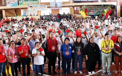 <p><strong>SUPPORT TO FARMERS</strong>. A total of 563 agrarian reform beneficiaries from the different towns in Agusan del Sur receive their respective certificates of land ownership award in a ceremony in Trento, Agusan del Sur on Friday (Feb 3, 2023). Agrarian reform beneficiary organizations also received PHP11.5 million worth of projects during the event. <em>(Photo courtesy of DAR-Agusan del Sur)</em></p>