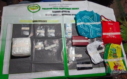 <p><strong>’SHABU’ SEIZED.</strong> About PHP6.9 million worth of suspected shabu, weighing more than 1 kg., was seized during a buy-bust operation in Dumaguete City, Negros Oriental on Tuesday evening (Feb. 8, 2023). The suspect was previously arrested in 2012, also due to the illegal drug trade, but was released in 2016 after a plea bargain. <em>(Photo courtesy of PDEA)</em></p>