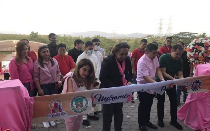 <p><strong>NEW ATTRACTION.</strong> Representative Florida Robes (left) of the lone district of the City of San Jose Del Monte and Mayor Arturo Robes (second from right) lead the ribbon-cutting ceremony for the opening of the River Park Esplanade at the New Government Center in Barangay Dulong Bayan, City of San Jose Del Monte, Bulacan province on Tuesday (Feb. 14, 2023). The newest attraction in the province is seen to boost local business and tourism. <em>(Photo by Manny Balbin)</em></p>
<div id="footer-widget-area" class="footer-widget-area"><em> </em></div>