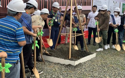 <p><strong>MEDICAL FACILITY.</strong> House Speaker Martin Romualdez (4th left), together with DOH Officer-In-Charge Dr. Maria Rosario Vergeire (5th from left) and Surigao del Norte 1st District Rep. Francisco Jose Matugas II (3rd from left) spearhead the groundbreaking of the Siargao Island Medical Center (SIMC) in Dapa, Surigao del Norte on Thursday (Feb. 16, 2023). The SIMC is a level II hospital with a 100-bed capacity and will be equipped with modern medical equipment and facilities. <em>(PNA photo by Alexander Lopez)</em></p>