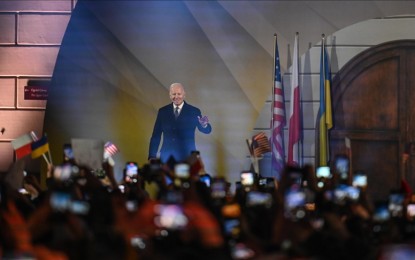 Biden lavishes praise on Ukraine, Poland in Warsaw speech