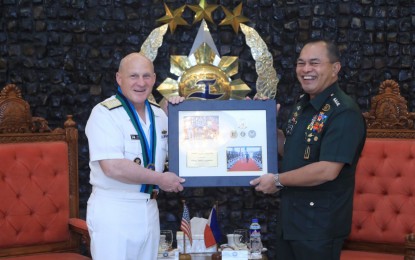 <p>US Chief of Naval Operations Adm. Michael Gilday (left) and AFP chief of staff Gen. Andres Centino (right) <em>(Photo courtesy of AFP)</em></p>