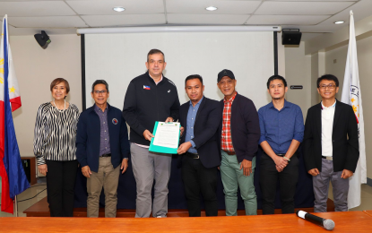 <p><strong>GRASSROOTS PROGRAMS.</strong> Philippine Sports Commission (PSC) officials welcome the 23-man Bangsamoro Sports Commission (BSC) delegation at the PSC Conference Room at the Rizal Memorial Sports Complex in Manila on Monday (Feb. 27, 2023). The BSC submitted a 12-point agenda seeking to strengthen its grassroots program to the PSC chaired by Richard Bachmann (3rd from left). <em>(Photo courtesy of PSC)</em></p>