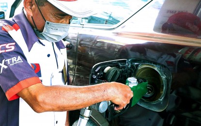 <p><strong>PRICE ROLLBACK.</strong> Motorists and consumers can expect lower pump prices on Tuesday, June 11, 2024. Gasoline prices will be reduced by PHP0.60 per liter, and diesel prices by PHP1.20 per liter. <em>(File photo)</em></p>