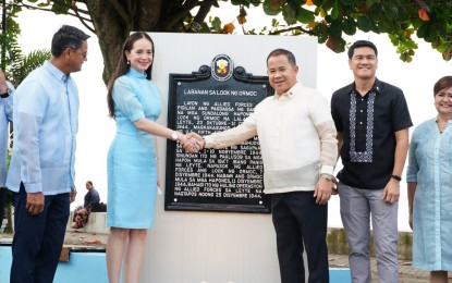 <p><strong>CERTIFIED STORYTELLER.</strong> Ormoc City Mayor Lucy Torres-Gomez (second from left) and National Historical Commission of the Philippines Chairperson Rene Escalante (middle) during the unveiling of the marker commemorating the Battle of Ormoc on Wednesday (March 1, 2023) in Ormoc City. With the installation of the marker, Gomez said the bay becomes a certified storyteller. <em>(Photo courtesy of Ormoc city government)</em></p>
<p><em> </em></p>