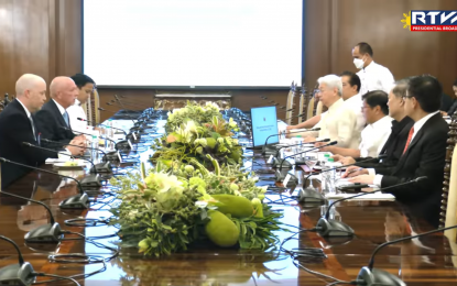<p><strong>HYPERSCALE DATA CENTERS.</strong> President Ferdinand R. Marcos Jr. meets with the executives of infrastructure development firms ENDEC Development Corp. and Diode Ventures, LLC at the State Dining Room of Malacañan Palace in Manila on Thursday (March 2, 2023). During the meeting, Marcos was briefed about the two firms’ plan to establish hyperscale data centers in Tarlac province and New Clark City. <em>(Screengrab from RTVM)</em></p>