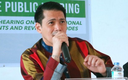<p><strong>PUBLIC HEARING</strong>. Senator Robinhood Padilla leads the public hearing of the Committee on Constitutional Amendments and Revision of Codes at the Royal Mandaya Hotel in Davao City on Thursday (March 2, 2023). From his viewpoint, the senator says the stakeholders in Davao who joined the hearing are in favor of a constitutional convention as a way of amending the Constitution. <em>(PNA photo by Robinson Niñal Jr.)</em></p>