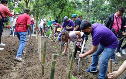 <p><strong>SUSTAINABLE FARMING</strong>. The Halina’t Magtanim ng Prutas at Gulay Kadiwa Ay Yaman Plants for Bountiful Barangays Movement urban farming program is launched in Barangay Balabag, Pavia, Iloilo province on Wednesday (March 1, 2023). The program promotes sustainable farming methods and will be pilot tested in four local government units in Western Visayas. <em>(Courtesy of DA-RAFID 6)</em></p>