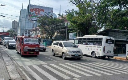 <p><strong>PUV MODERNIZATION</strong>. A traditional jeepney (left) and a modern PUV (right) plying the uptown Gen. Maxilom Ave. in Cebu City. Land Transportation Franchising and Regulatory Board Region 7 director Eduardo Montealto Jr. on Friday (March 3, 2023) said his office will extend "full assistance" to operators of 2,200 traditional PUJs in Central Visayas to consolidate as cooperatives for PUV Modernization Program. <em>(PNA photo by John Rey Saavedra)</em></p>