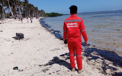 <p><strong>OIL SPILL</strong>. The oil spill in Oriental Mindoro has reached the coastline of Sitio Sabang in Barangay Tinogboc, Caluya. Two more coastal barangays of Caluya were also affected by the leak, says Coast Guard District Western Visayas on Saturday (Mar. 4, 2023) <em>(PNA photo courtesy of CGDWV)</em></p>