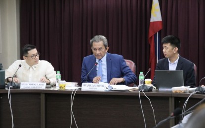 <p><strong>AMNESTY.</strong> House Ways and Means Committee Chair Albay Rep. Joey  Salceda (middle) is urging lawmakers to adopt the Senate version of the proposed measures extending the deadline for the estate tax amnesty to 2025. This, he said, will ensure the proposed bill's enactment before President Ferdinand R. Marcos Jr.’s second State of the Nation Address.  <em>(PNA file photo)</em></p>