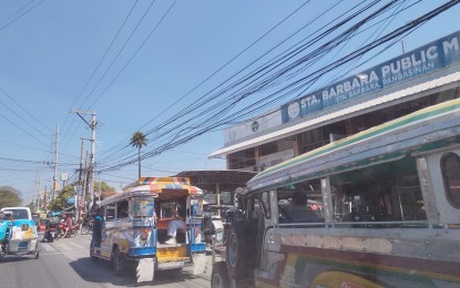 <p><strong>BUSINESS AS USUAL</strong>. Pangasinan jeepney drivers continue with their business on Monday (March 6, 2023) amid a call for a weeklong transport strike. The groups, however, still appeal for reconsideration in the implementation of the Public Utility Vehicle Modernization Law. <em>(Photo by Hilda Austria)</em></p>