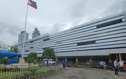 <p><strong>DIALYSIS CENTER</strong> Vicente Sotto Memorial Medical Center building in Cebu City. The Department of Health (DOH)-Central announces Thursday (Mar. 9, 2023) that the construction of a new Renal Care and Transplant Center will start on April 2023, but existing dialysis patients will continue to get sessions at the hospital, private clinics, or local government-run public hospitals. <em>(PNA photo by John Rey Saavedra)</em></p>