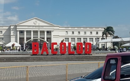 <p>Bacolod City Hall <em>(PNA file photo)</em></p>