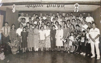 <p>Employees of the Philippine News Agency and News Information Bureau with the late former Senator Leticia Valdez Ramos-Shahani at the National Press Club in Intramuros Manila. <em>(File photo)</em></p>