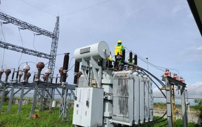 <p><strong>STABLE POWER SUPPLY.</strong> A technical crew of the Central Negros Electric Cooperative, Inc. (CENECO) conducts maintenance work to ensure stable power supply within its franchise area on March 19, 2023. House Deputy Majority Leader Erwin Tulfo and four other lawmakers filed a resolution on Monday (Sept. 19, 2023) urging the House of Representatives to conduct an immediate review and possible revocation of the franchises of non-performing electric cooperatives. <em>(Photo courtesy of CENECO)</em></p>