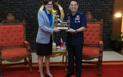 <p>UK Ambassador to Manila Laure Beaufils (left) and Armed Forces of the Philippines (AFP) vice chief of staff, Lt. Gen. Arthur Cordura (right) <em>(Photo courtesy of AFP)</em></p>