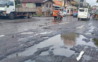 <p><strong>BUMPY ROAD.</strong> A portion of the damaged highway in Calbayog City, Samar province. A multi-sectoral group co-convened by the three Catholic bishops in Samar Island has asked the central government to prioritize the repair of the bumpy Maharlika Highway in Samar. (<em>Photo courtesy of Calbayog Update</em>)</p>