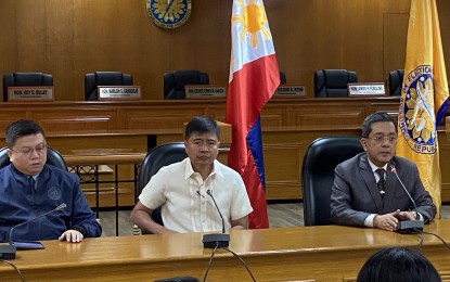 <p>Comelec Spokesperson Atty. John Rex Laudiangco (left), Executive Director Teopisto Elnas (center), and Comelec Chairman George Garcia during a press briefing on Thursday (March 23, 2023). <em>(PNA photo by Ferdinand Patinio) </em></p>