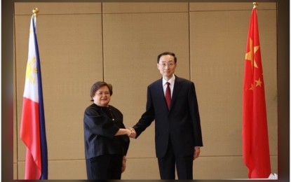 <p>Vice Foreign Minister Sun Weidong and Undersecretary of the Department of Foreign Affairs of the Philippines Maria Theresa Lazaro <em>(Photo courtesy of Chinese Embassy in Manila)</em></p>