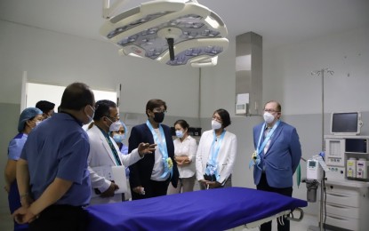 <p>Department of Health officer in charge Maria Rosario Vergeire (center) at the new catheterization laboratory at the Jose B. Lingad Memorial General Hospital in San Fernando, Pampanga. <em>(Photo courtesy of DOH)</em></p>