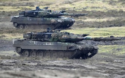 <p>Two Leopard 2 tanks</p>