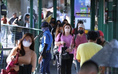 <p><strong>VIGILANCE.</strong>   Iloilo City and provincial health offices are urging the public to be vigilant amid the detection of the new Covid-19 subvariants. The public is encouraged to observe minimum health standards. <em> (PNA file photo by Joseph Razon)</em></p>