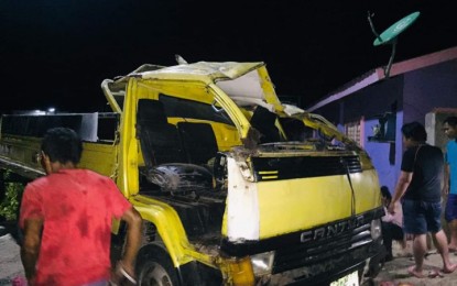 <p><strong>HIGHWAY ACCIDENT.</strong> The truck that lost its brakes and flipped along the highway in Barangay Sangali, Zamboanga City on Wednesday morning (March 29, 2023). The accident, which killed twin sisters and injured 26 others, occurred when the workers were being ferried to their workplace at the Aquatic Food Manufacturing Corp. in Barangay Recodo. <em>(Photo courtesy of Bong Simbajon)</em></p>