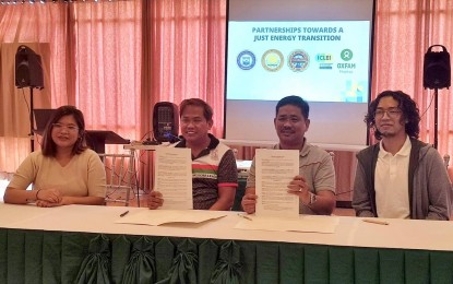 <p><strong>RENEWABLE ENERGY.</strong> Local government officials in Eastern Samar sign a memorandum of understanding on the use of renewable energy and implement energy transition in this March 28, 2023 photo. The city of Borongan and the town of Dolores in Eastern Samar province have been identified as pilot areas for the implementation of the RE-Start Campaign. <em>(Photo courtesy of Borongan city information office)</em></p>