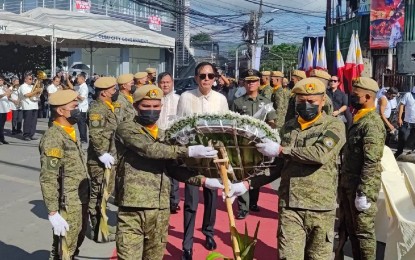 <p><strong>BATTLE OF TRES DE ABRIL.</strong> Mayor Michael Rama leads the wreath-laying ceremony Monday (April 3, 2023) to honor the Cebuano Katipuneros who died during the Battle of Tres de Abril, in Barangay San Nicolas, Cebu City, 125 years ago. Rama challenged the youth to emulate the patriotism displayed by the revolutionaries. <em>(Photo courtesy of Cebu City-PIO)</em></p>