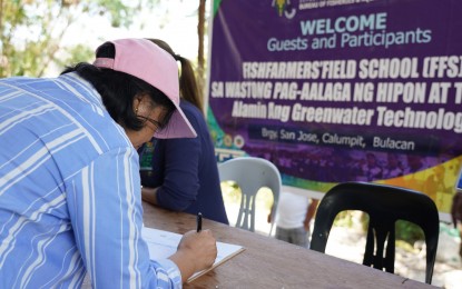 <p><strong>FIELD SCHOOL</strong>. At least 55 fish farmers in Bulacan province participate in a season-long Fish Farmers Field School (FFS) that will equip them with new technologies that could help boost their income and the fisheries industry. The FFS will teach them actual procedures of shrimp and tilapia growing in one pond using green water technology. <em>(Photo courtesy of BFAR-Central Luzon)</em></p>