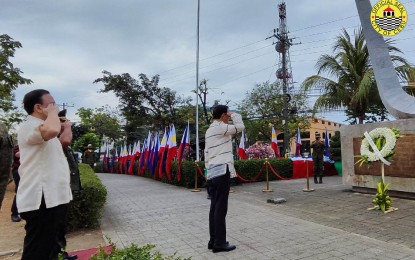 <p><strong>SALUTE</strong>. Cebu City Mayor Michael Rama (right) and Vice Mayor Raymund Alvin Garcia render a salute to the Veteran's Memorial at the Plaza Independencia during the belated commemoration of the 81st Araw ng Kagitingan on Tuesday (April 11, 2023). Garcia urged the youth to reflect on the lives of the Filipinos who fought during World War II in the lives of the soldiers and policemen who work for the country's peace and security. <em>(Photo courtesy of Cebu City PIO)</em></p>