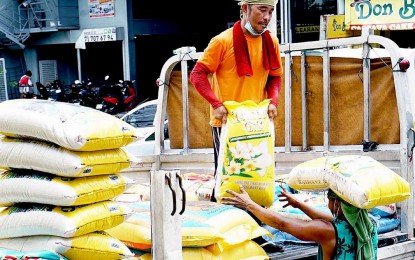 NFA probes distribution of ‘inedible’ rice to N. Ecija teachers