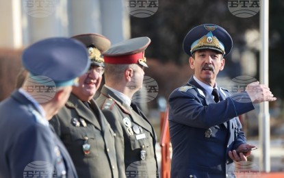 <p>Bulgarian Air Force Commander Maj. Gen. Dimitar Petrov <em>(right)</em></p>